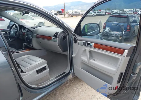 2006 Volkswagen Touareg 3.2 from USA, damaged, VIN WVGZG77L76D045574